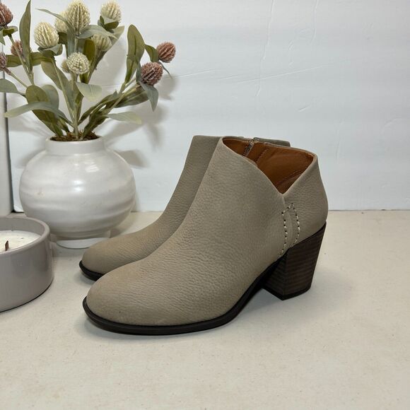 Lucky Brand Bellita Leather Heeled Ankle Booties Side Zip Taupe Womens US 6 NWOB - Picture 4 of 12